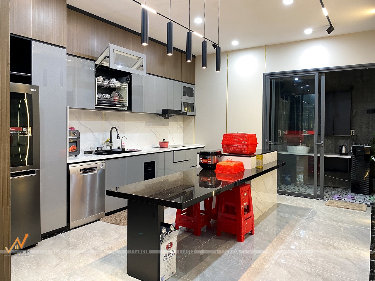 Hình ảnh thực tế phòng bếp nhà anh Hòa Bình Dương