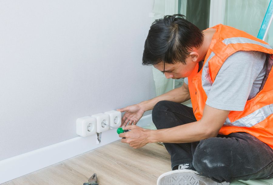 Cải tạo nâng nền nhà: Thời điểm, phương pháp & quy trình 5 Kiểm tra kĩ càng hệ thống điện, nước