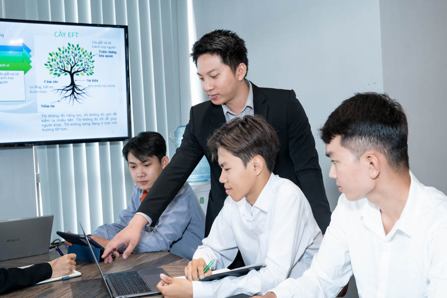 Cải tạo nội thất nhà phố theo phong cách cổ điển 15 Vaidecor tự hào là đơn vị cải tạo nội thất nhà phố uy tín.